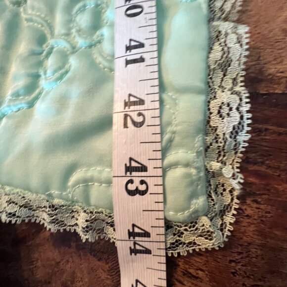 Vintage Satiny Green Bunny Blanket 28X44 - Picture 9 of 10